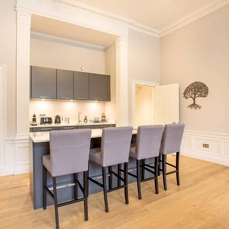 Joivy Exquisite Flat In The City Centre Edinburgh Exterior foto